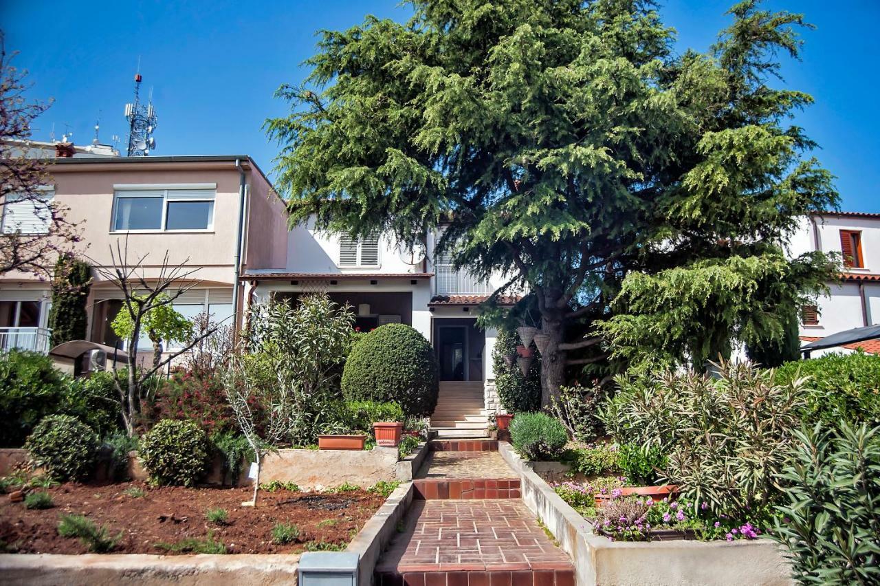 Hana House Pula Villa Bagian luar foto