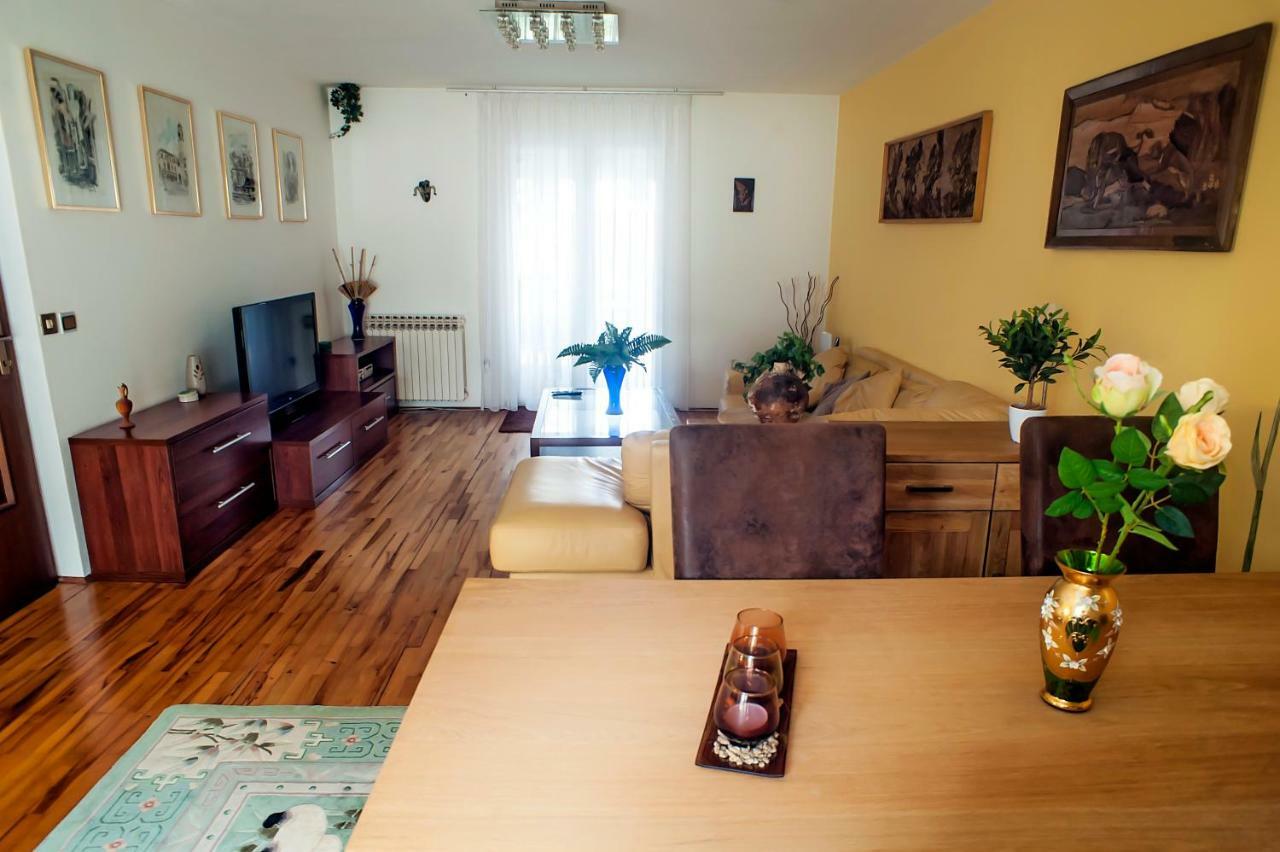 Hana House Pula Villa Bagian luar foto